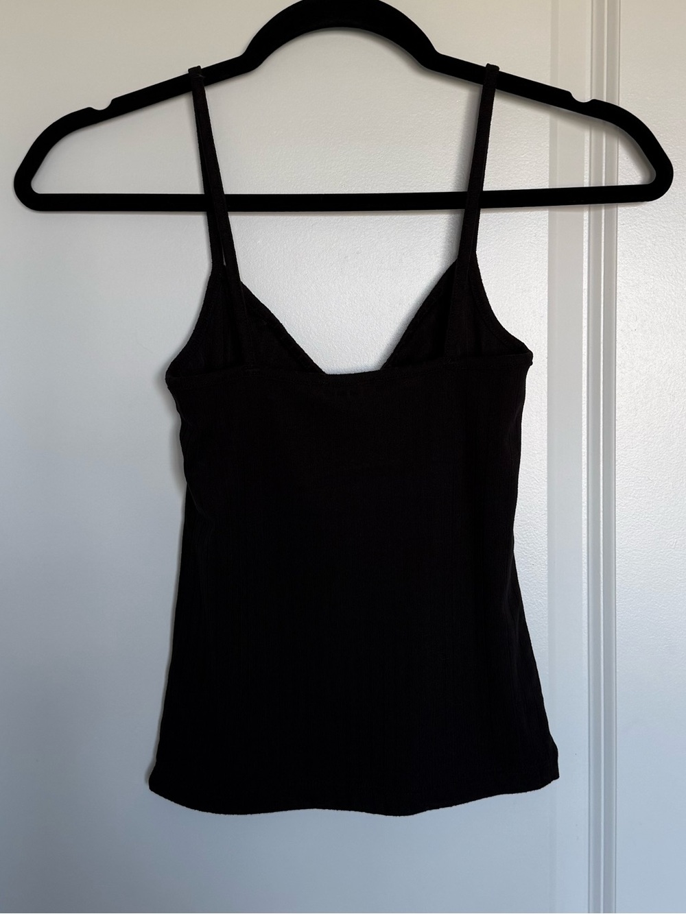 Ardene Basic Black Ribbed Ruched V-Neck Tank Top - Picture 4 of 6